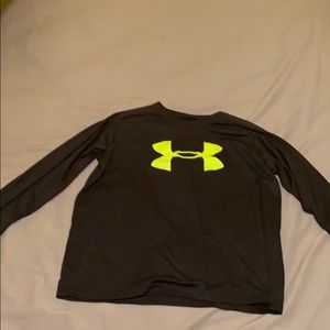 Long sleeved under armour shirt